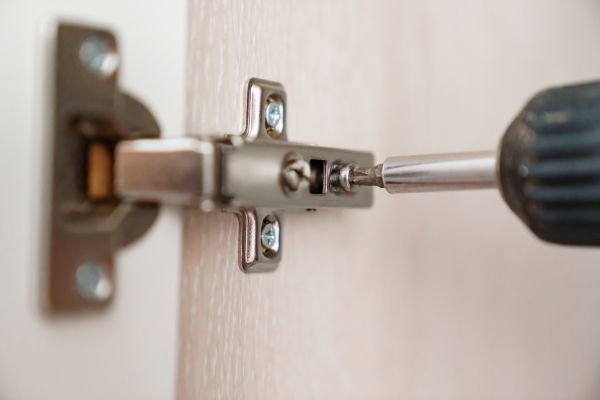 Cupboard Hinge Repair in Richmond